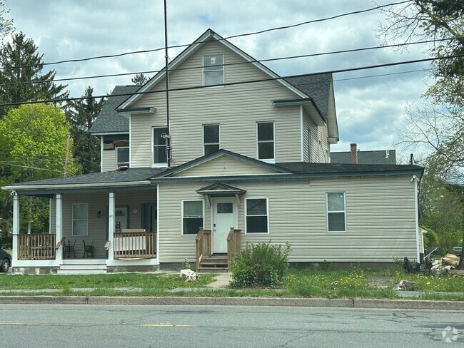 Building Photo - 100 Broad St Rental