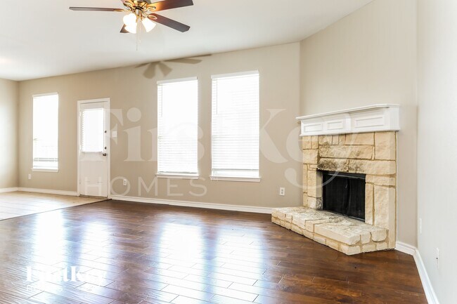 Photo - 1746 Summerwood Ln