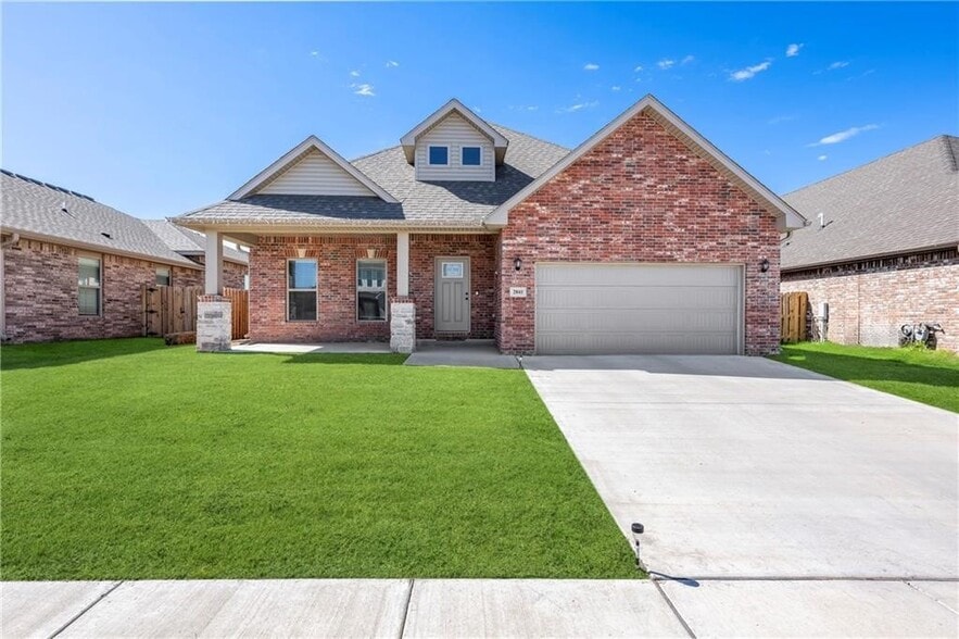 2041 Tallgrass Ter