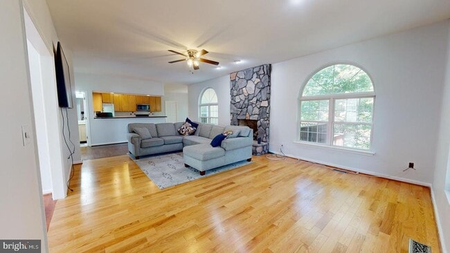 Building Photo - 9811 Fendale Ln