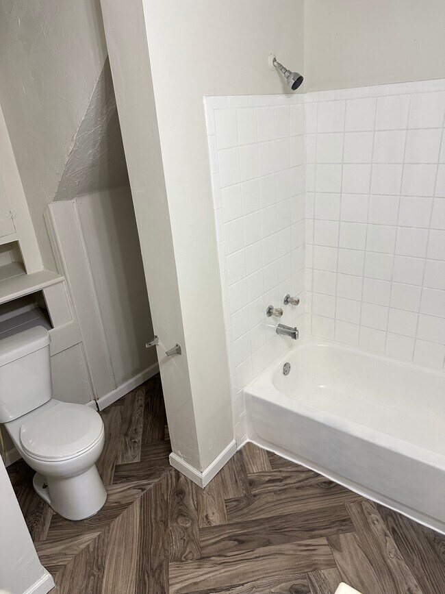 Photo - 730 Thomas Ave