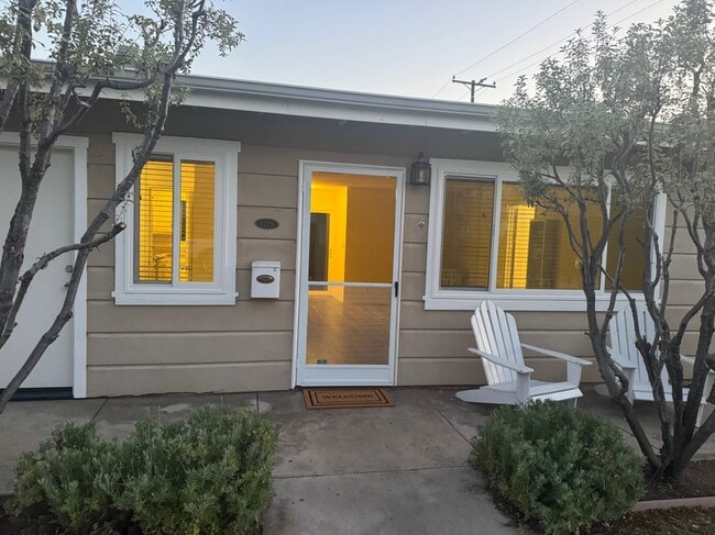 Photo - 621 Larkspur Ave