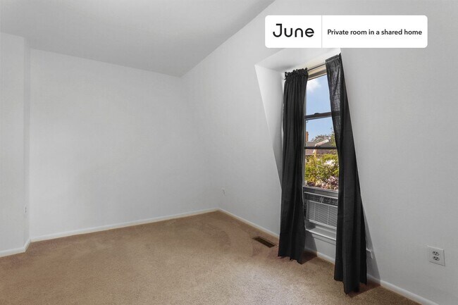 Photo - Room in Shared 5 bed/3 bath home Unidad 3D