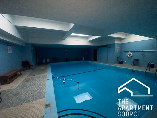 Photo - 3710 N Pine Grove Ave Unit 304