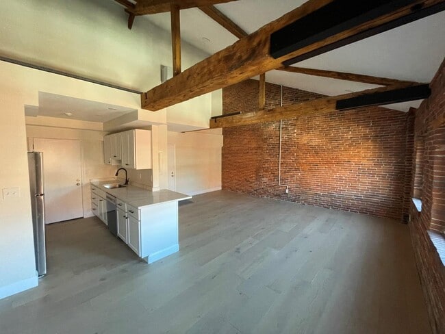 Photo - 8 central street