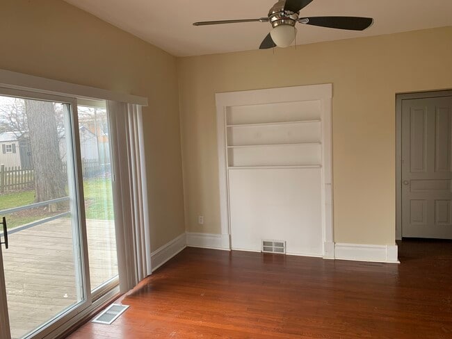Photo - 2570 Hawks Ave
