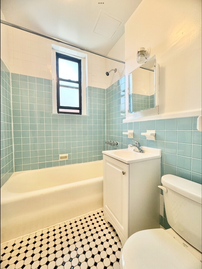 4135 50th St Unit 2
