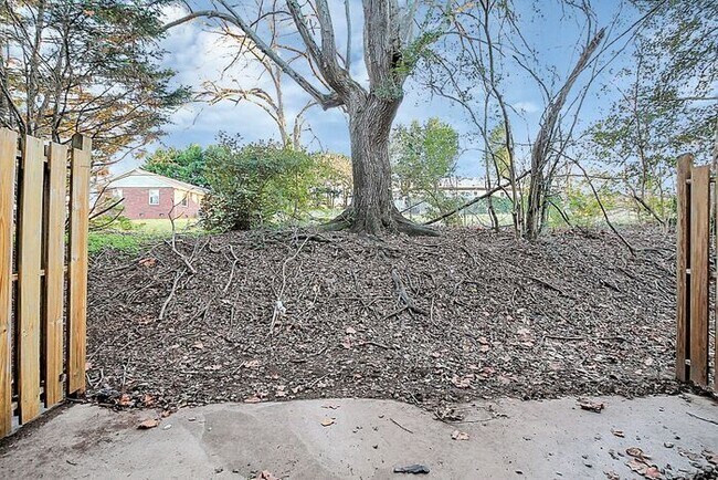 Photo - Updated 2BD/1.5BA Hickory Townhome