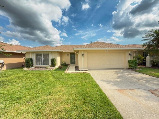 Photo - 2267 Heron Cir House
