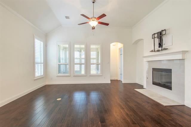 Photo - 861 Field Crossing