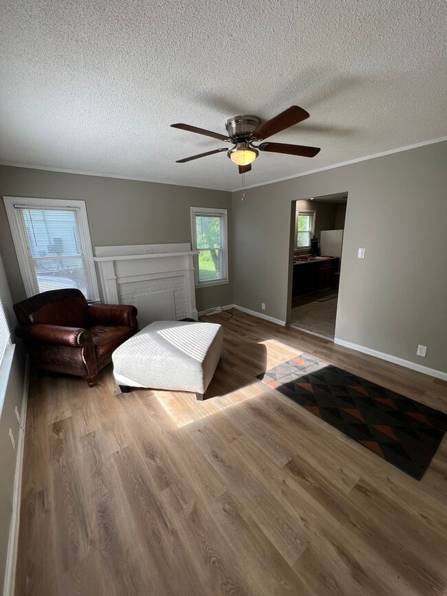 Photo - 2 Bed House! COMING SOON! DEPOSIT-FREE Renting option thru OBLIGO! Deposit Alternative available