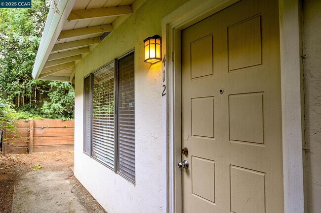 Photo - 412 Carrillo Ct