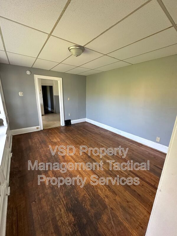 Photo - 3281 E 143rd St Unidad #1