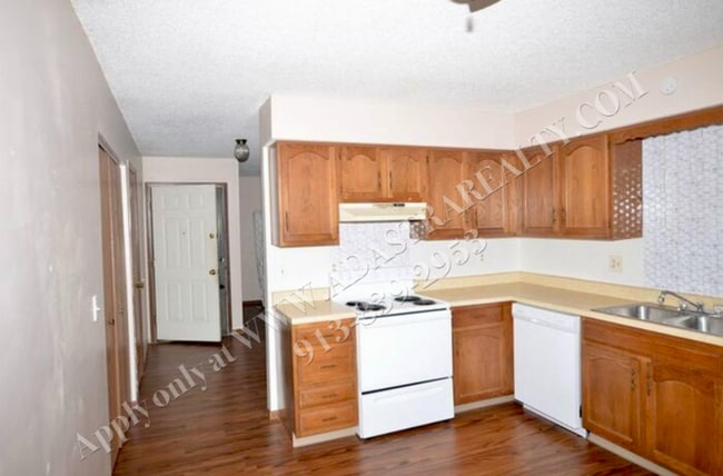 Photo - Beautiful 2 Bed 1 Bath Unit in Raymore-Coming SOON!!