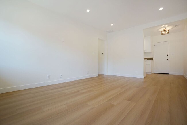Building Photo - 14857 Morrison St Unit 14853 Rental