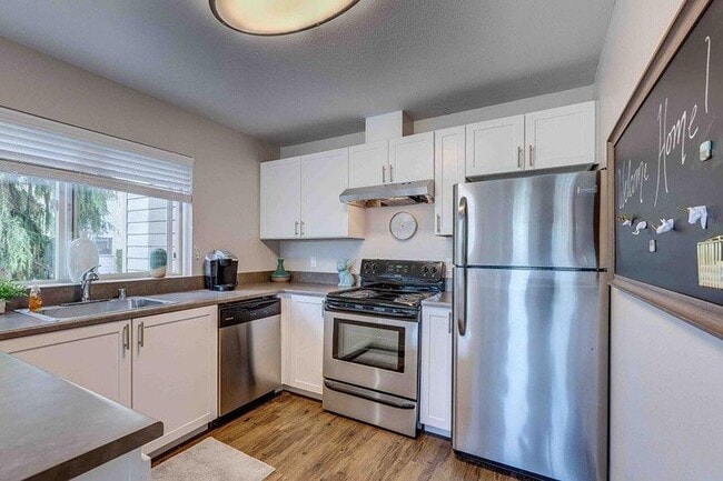 Building Photo - Mosaic on Greenwood