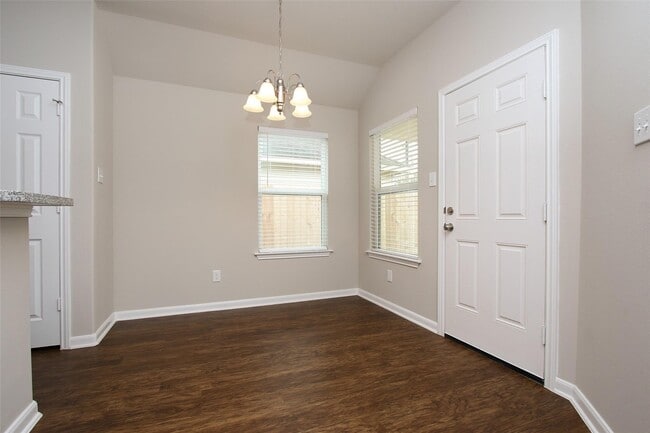 Photo - 8005 Woodward St