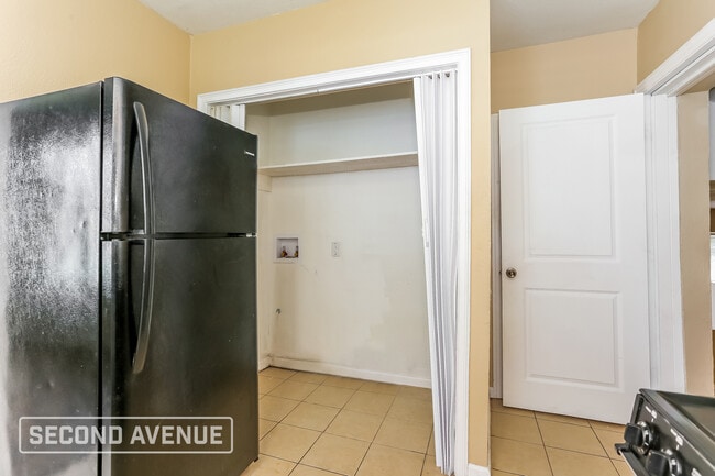 Photo - 7048 Alpine St