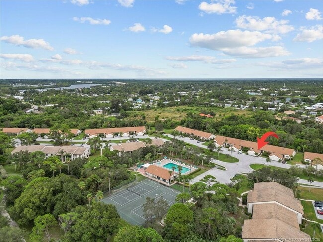 Photo - 1544 SW Silver Pine Way