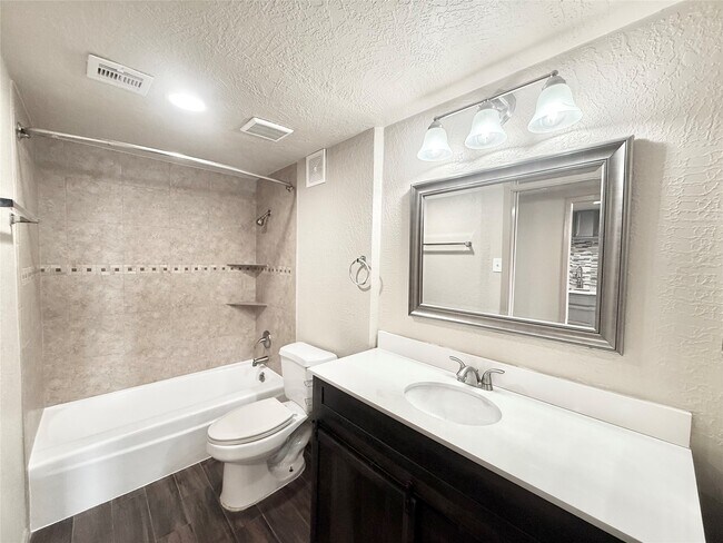 Photo - 2016 Main St Unit 1816