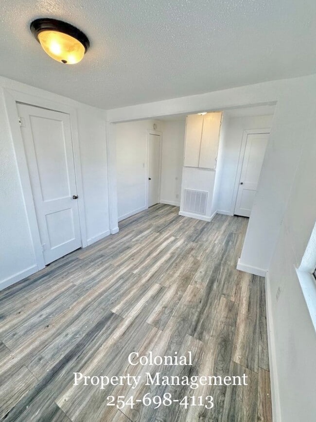 Photo - AVAILABLE NOW! (SECTION 8 ACCEPTED)