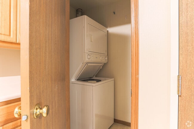 2HAB, 2BA - 22B - Deerfield Apartments Council Bluffs