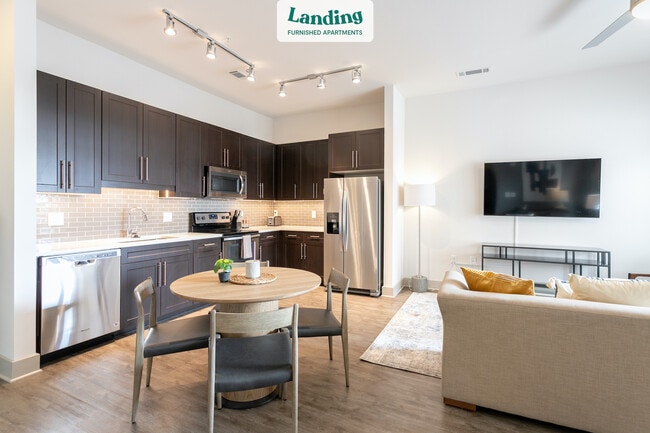 Photo - 905 Kenilworth Ave Unit 426.3679