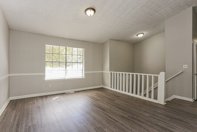 Photo - 1352 Buttercup Ct