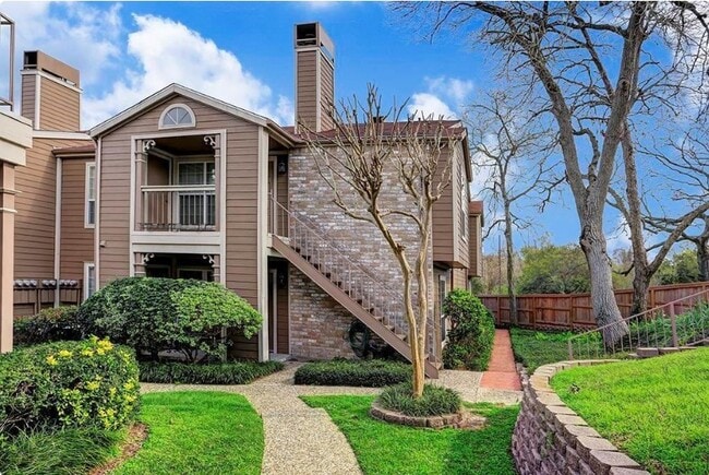 Photo - 1880 White Oak Dr Unit 107