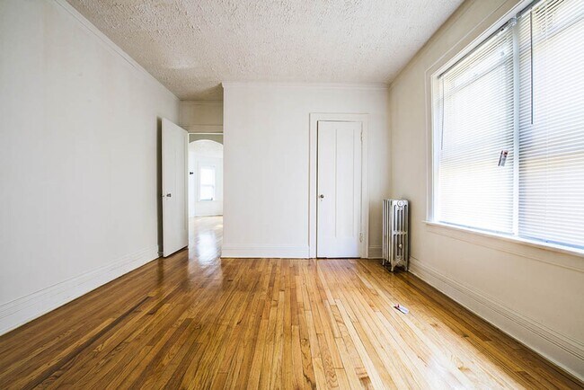 Photo - 8236 S Maryland Ave Chicago, IL 60619