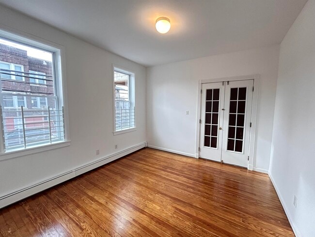 Photo - 1302 67th St