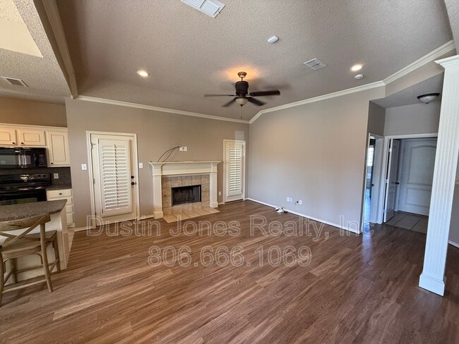 Photo - 6020 102nd St
