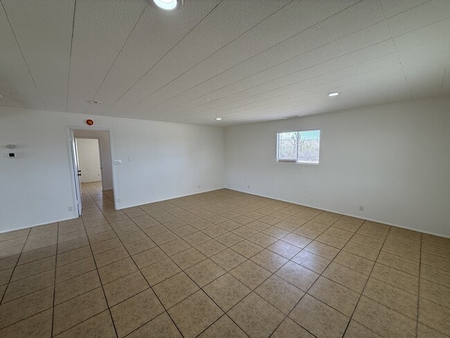 7428 Lucerne Vista Ave Unidad B