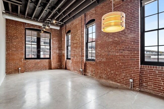 Photo - 614 S 7th St Unit 102