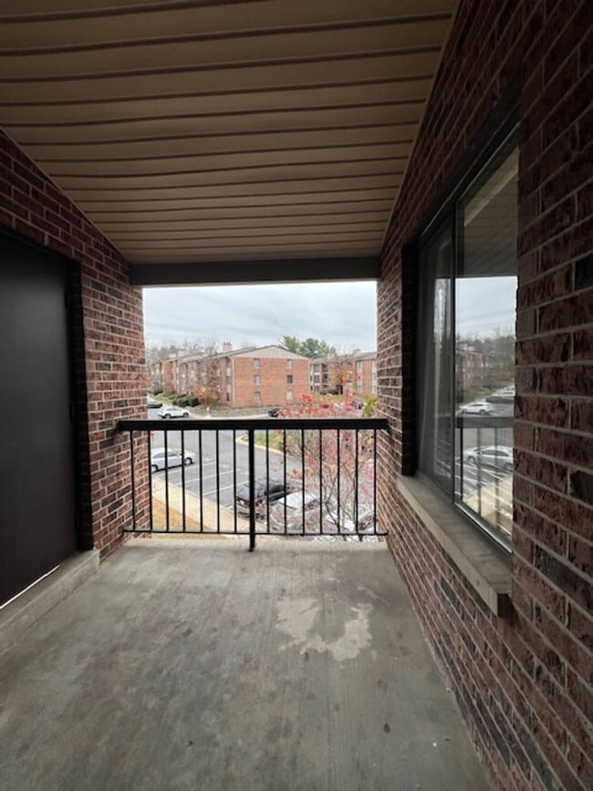 Photo - TOP LEVEL 2 BEDROOM 2 BATH CONDO IN FARMINGDALE ESTATES Unit 301