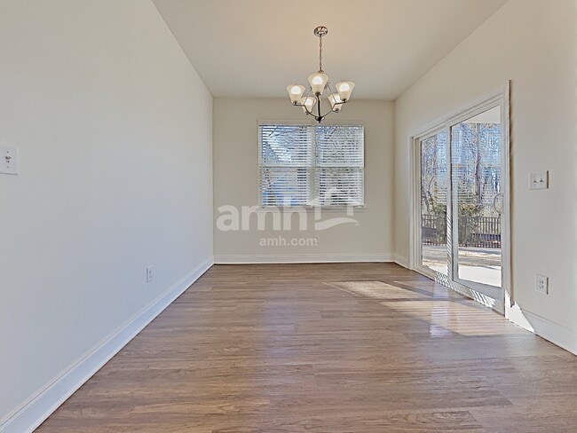 Photo - 4905 Canyon Creek Way