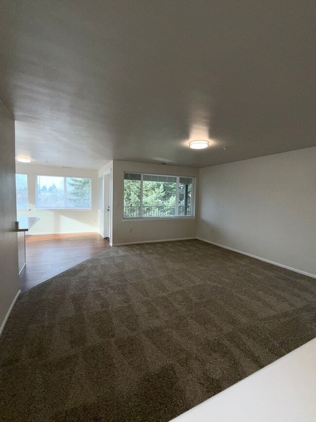 Photo - Lakeshore Apartments