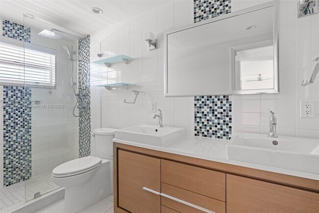 Photo - 1357 Collins Ave