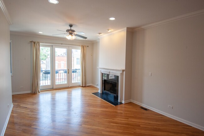 Photo - 2427 W Augusta Blvd Unit 2
