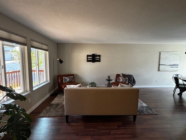 Photo - 4 bed 3 bath, Bonus room, Rv parking, Fenc...