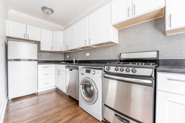 Photo - 2133 N Dayton St Unidad 3