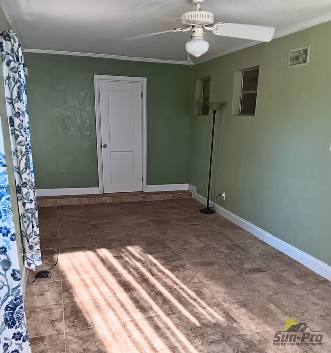 Photo - 619 Hudson St