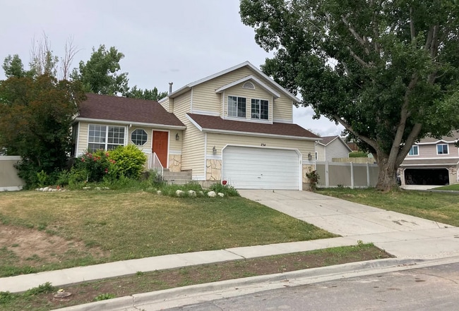Photo - 734 W Sweet Meadow Ln