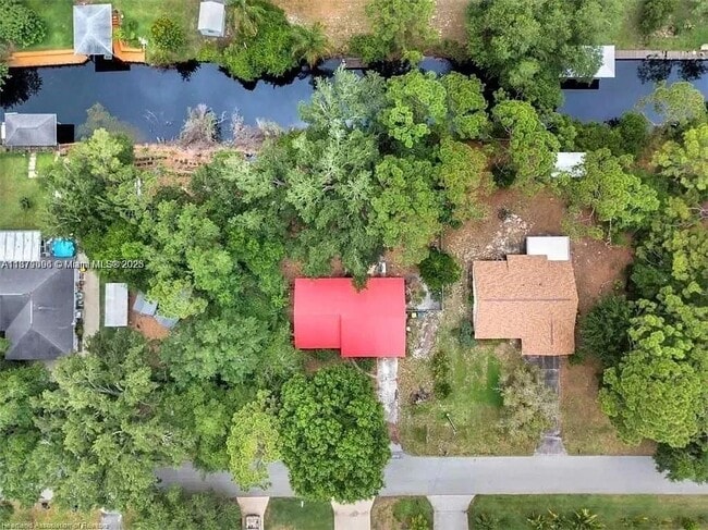 Photo - 1606 Churchill St