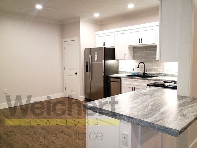 Photo - Stylish Downtown 1-Bedroom with Modern Upd...