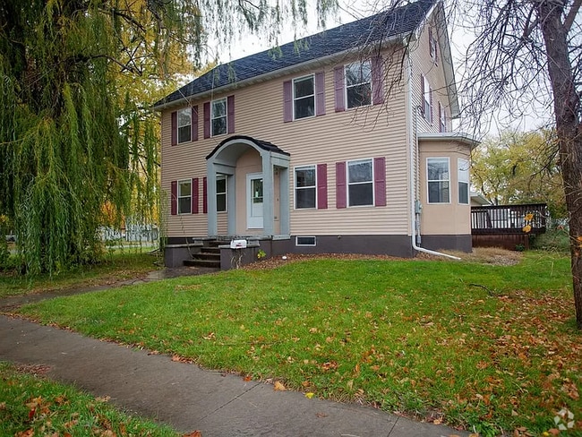 Building Photo - 1096 Eastern Ave Rental