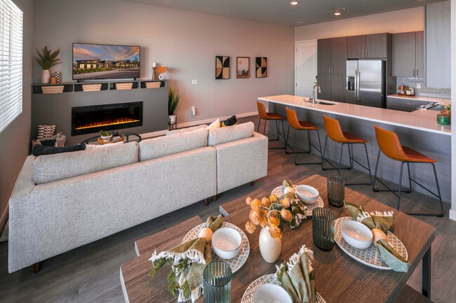 Living Space - The Overlook at Keystone Canyon