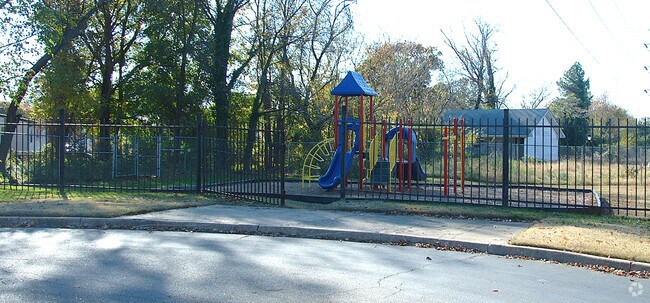 Berkley Square Apartments