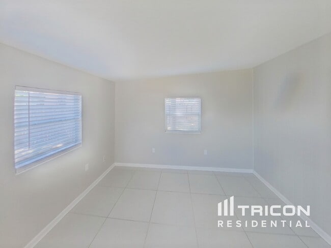 Photo - 7000 Brentford Rd