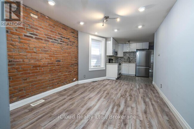 Photo - 225 Wallace Ave